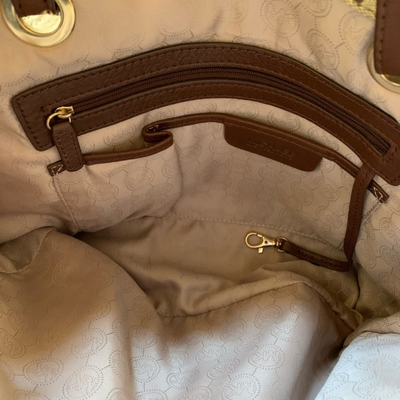 EUC Michael Kors Signature Logo Tote - Picture 5 of 11